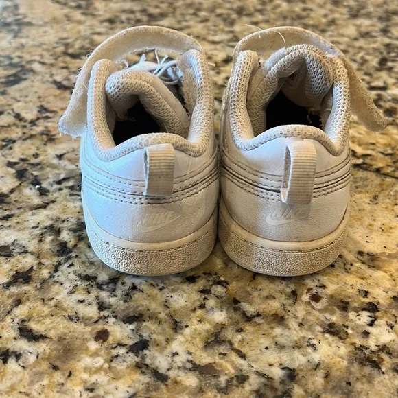 Nike 8 Toddler Sneakers - Picture 2 of 3